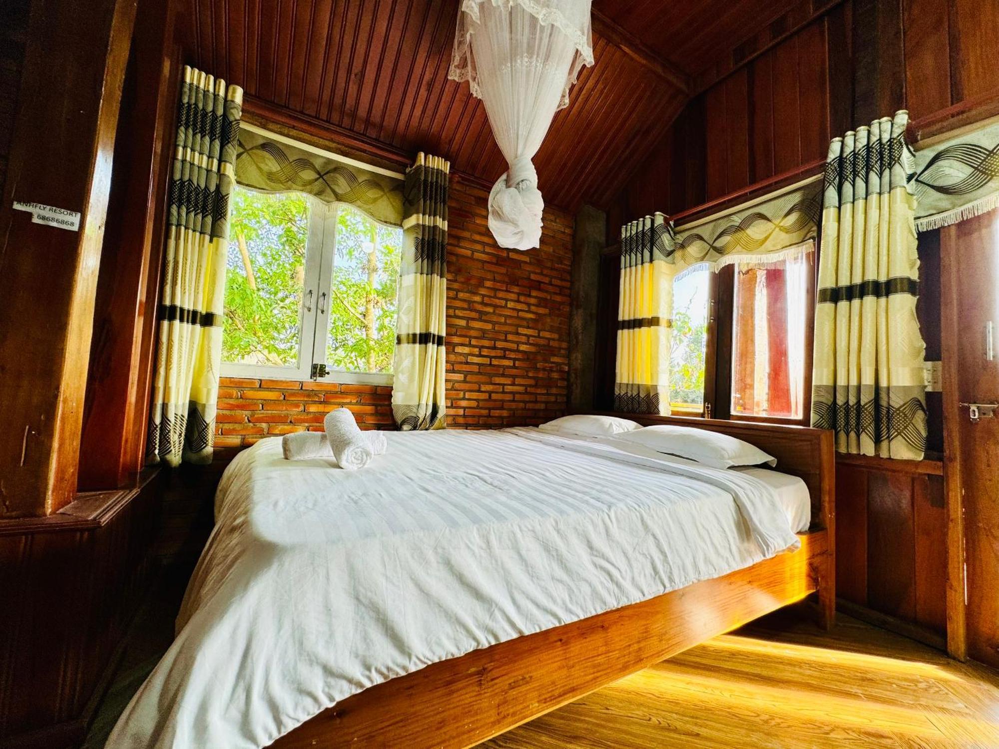 Lava Rock Viet Nam Lodge Anhfly Resort Nam Cat Tien Exterior photo