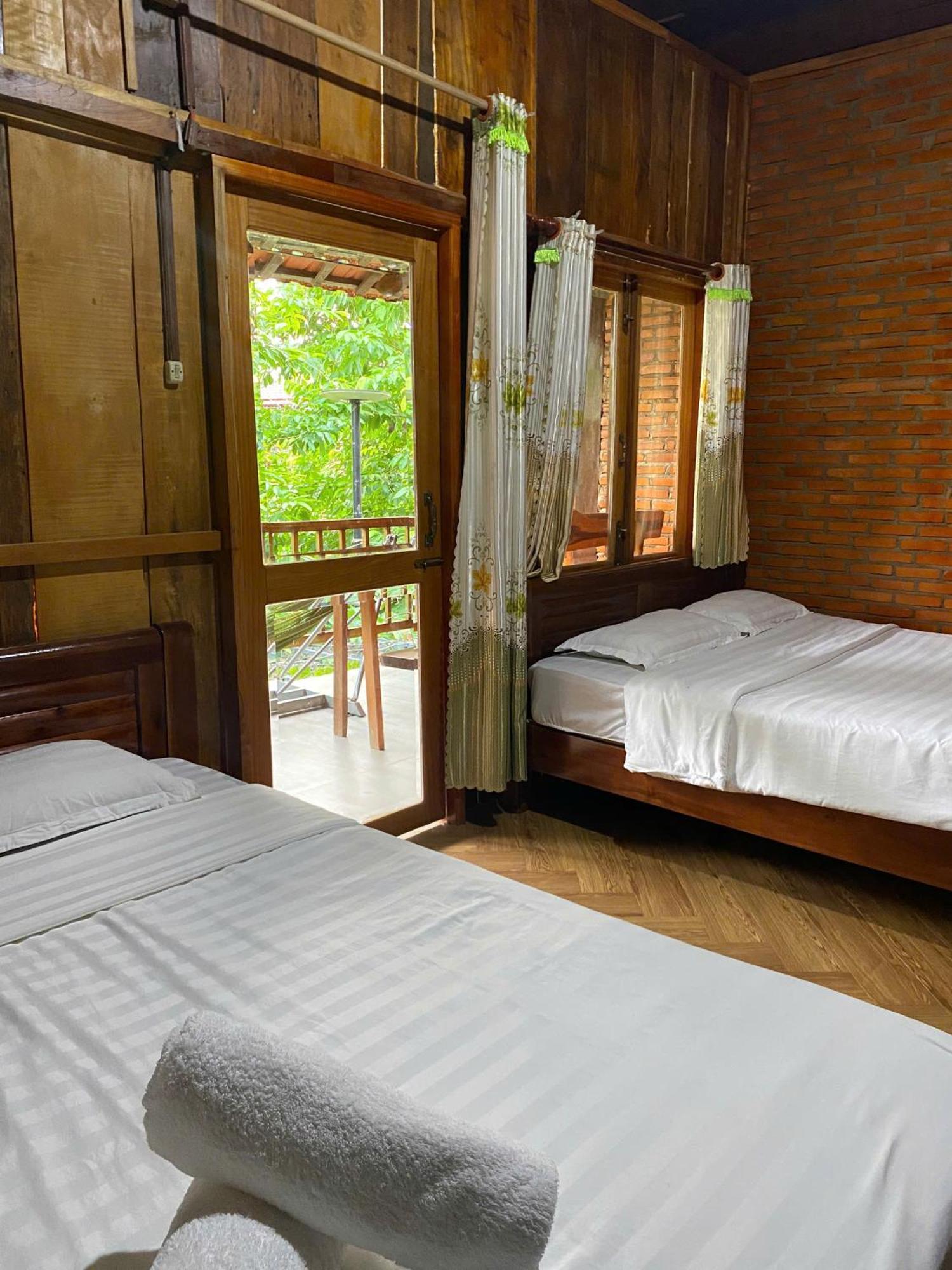Lava Rock Viet Nam Lodge Anhfly Resort Nam Cat Tien Exterior photo