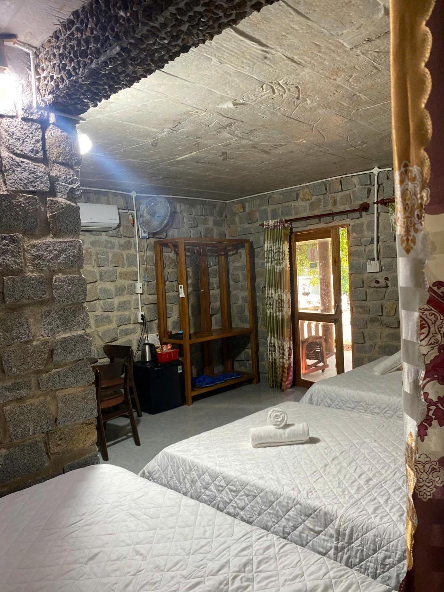 Lava Rock Viet Nam Lodge Anhfly Resort Nam Cat Tien Exterior photo